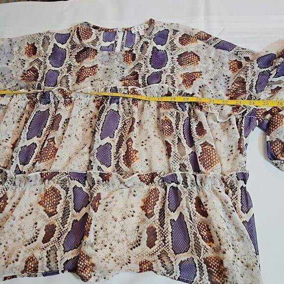 TCEC tiered drop shoulder top size Small - Picture 10 of 11